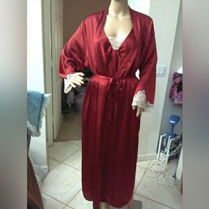 VINTAGE 70s OSCAR DE LA RENTA Silky Burgundy Lace-Trim Long Robe/Gown Itimates L